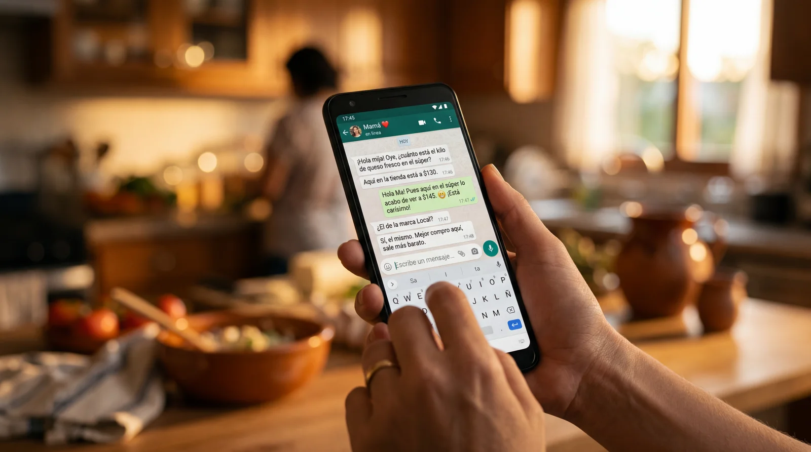 Teléfono inteligente mostrando un chat en español sobre queso fresco